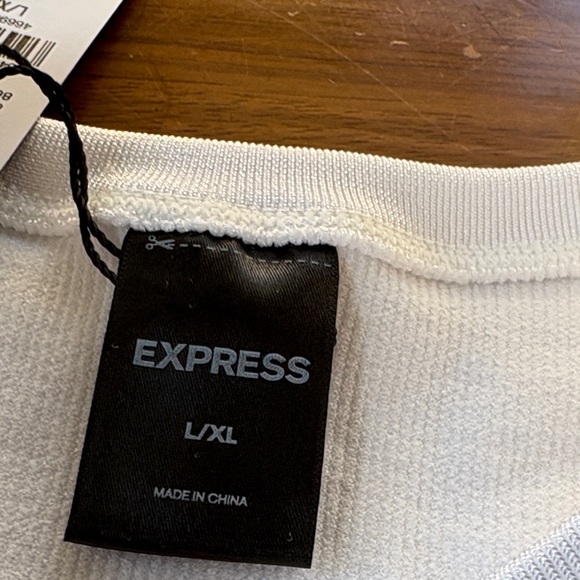 Express Ribbed Tank Top, L/XL - Picture 5 of 8